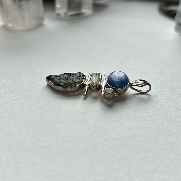 Moldavite and sterling silver Pendant - Picture 4 of 6